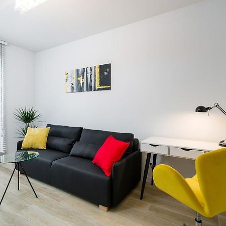 Apartments Poznan Fabryczna By Renters Екстериор снимка