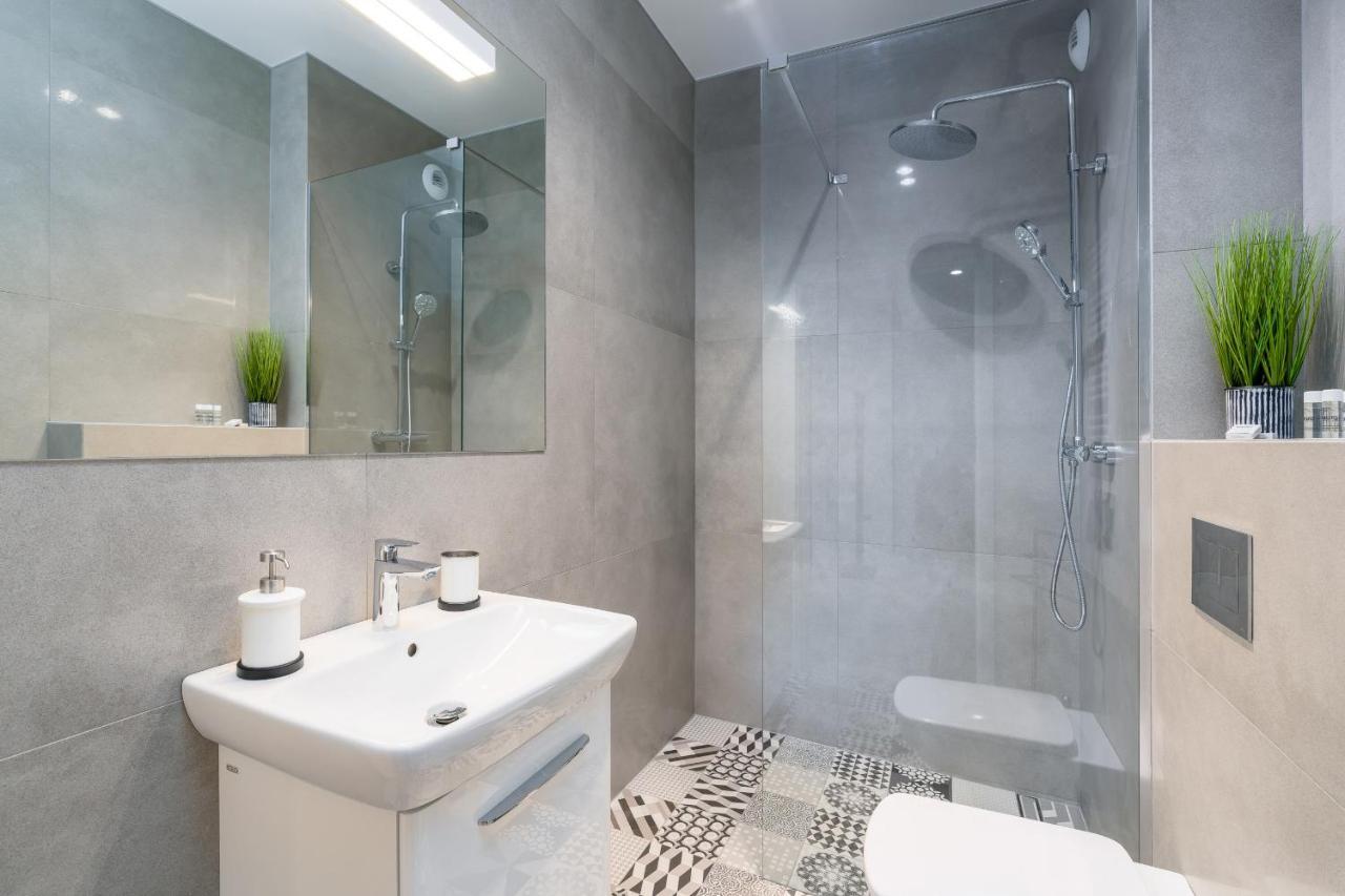 Apartments Poznan Fabryczna By Renters Екстериор снимка